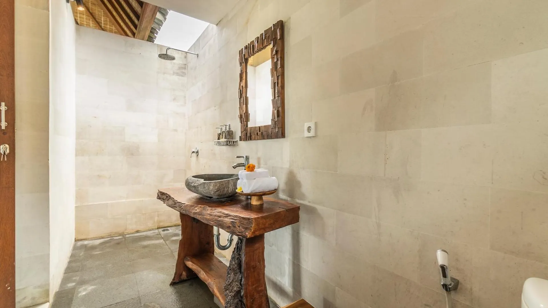 Tenggala Villa Ubud 2*,