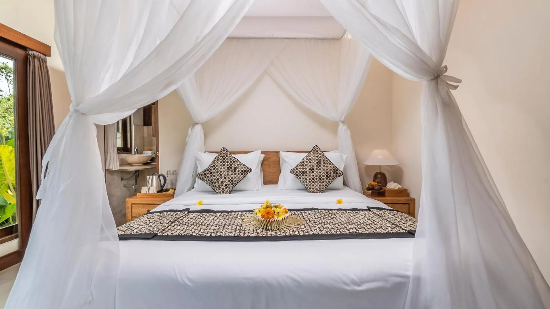 Tenggala Villa Ubud 2*,